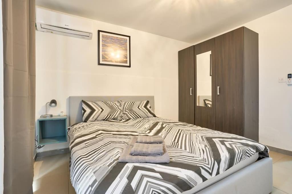 Urban Front - Walking Distance From Paceville And St George Bay Beach Is-Swieqi Ngoại thất bức ảnh