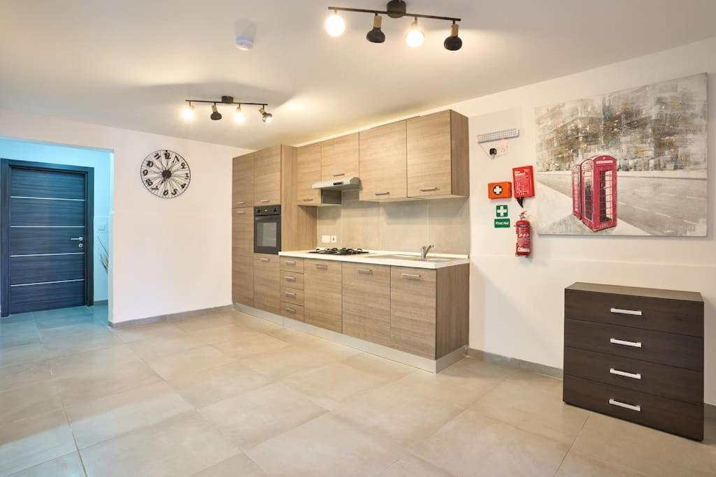 Urban Front - Walking Distance From Paceville And St George Bay Beach Is-Swieqi Ngoại thất bức ảnh
