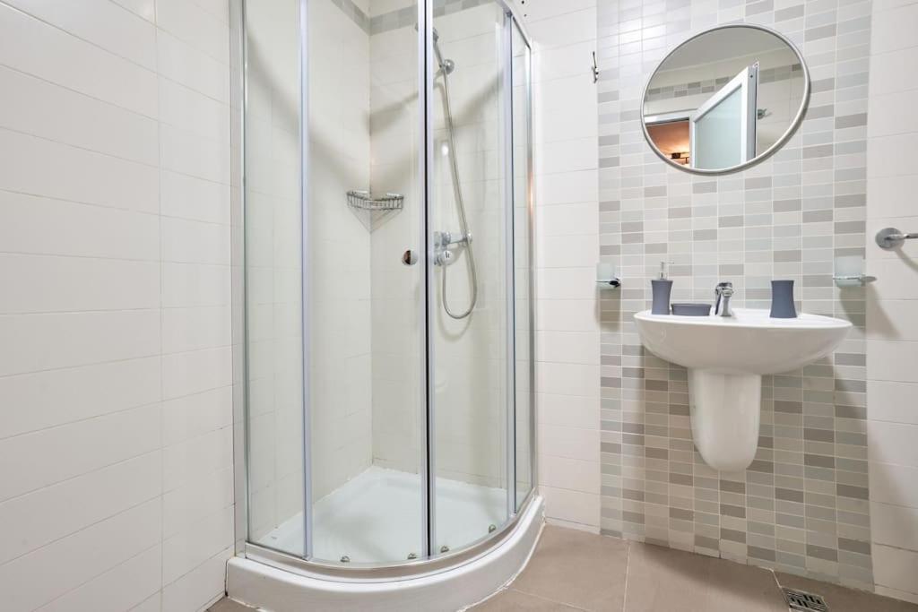 Urban Front - Walking Distance From Paceville And St George Bay Beach Is-Swieqi Ngoại thất bức ảnh