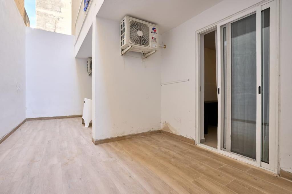 Urban Front - Walking Distance From Paceville And St George Bay Beach Is-Swieqi Ngoại thất bức ảnh